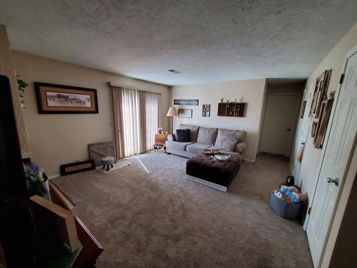 Apartment for rent at 831 & 837 E Wayne Ave, Salina, KS 67401