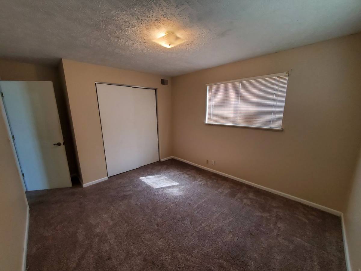 Apartment for rent at 831 & 837 E Wayne Ave, Salina, KS 67401