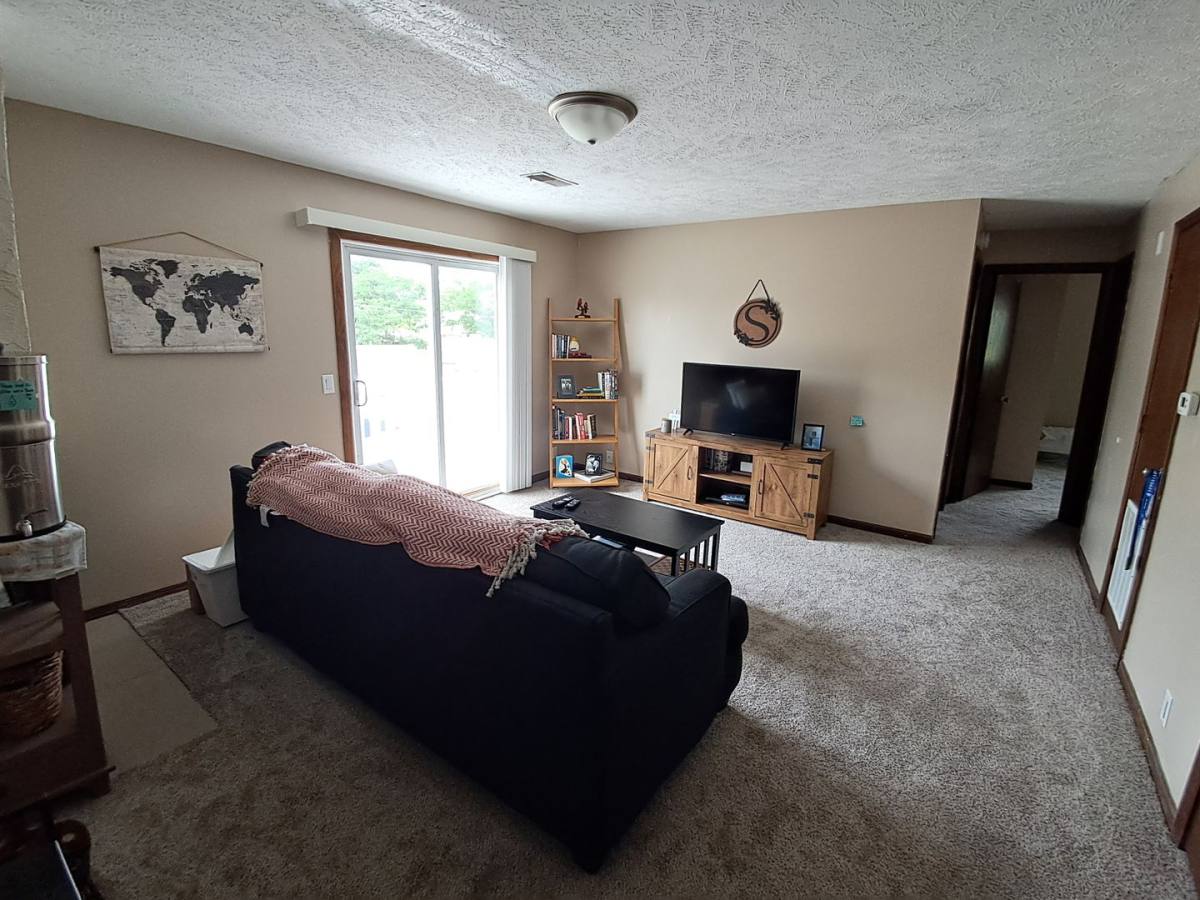 Apartment for rent at 831 & 837 E Wayne Ave, Salina, KS 67401