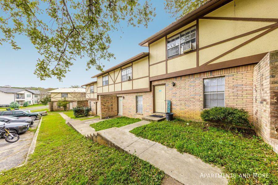 Townhouse for rent at 317 Craddock Ave #502, San Marcos, TX 78666