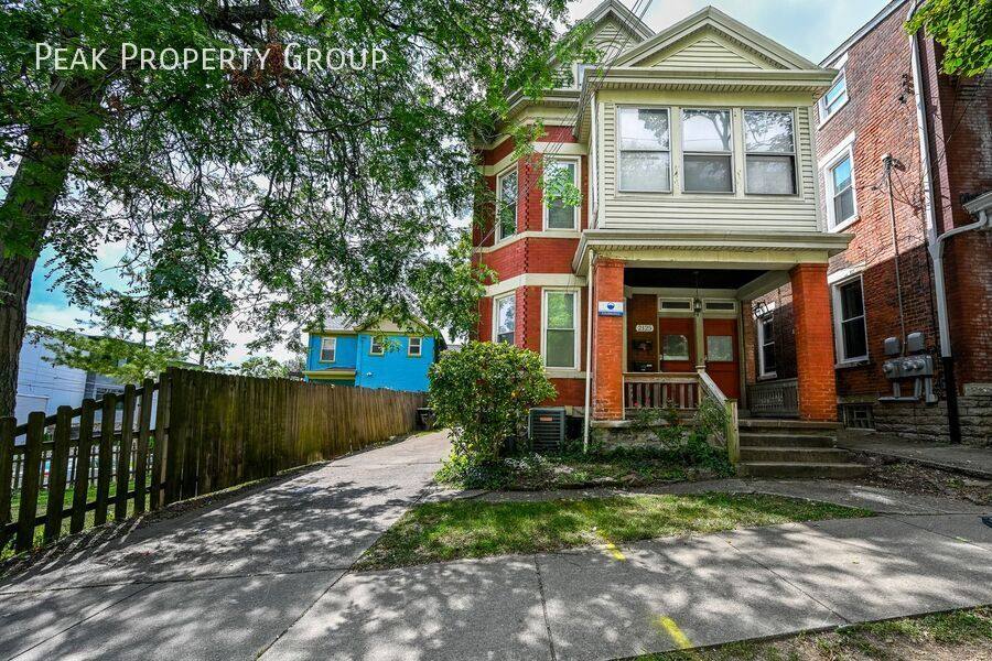 Apartment for rent at 2125 W Clifton Ave #B, Cincinnati, OH 45219