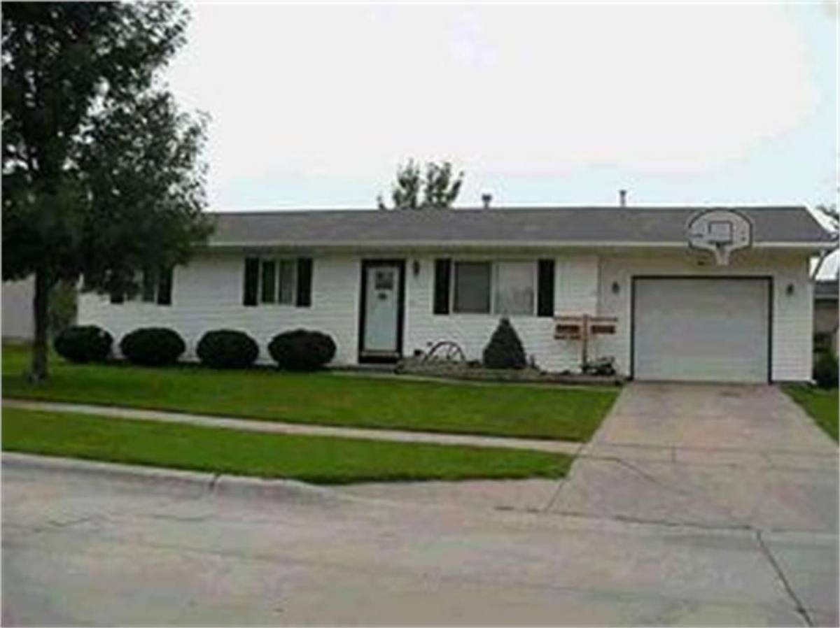 1140 Adler Dr, Le Mars, IA 51031 House For Rent RentalSource