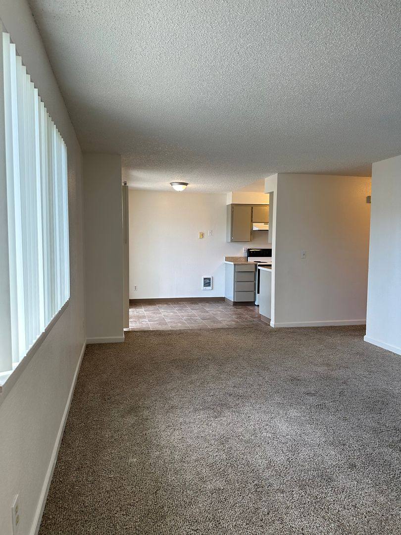 Apartment for rent at 3655 Hawthorne Ave NE, Salem, OR 97301