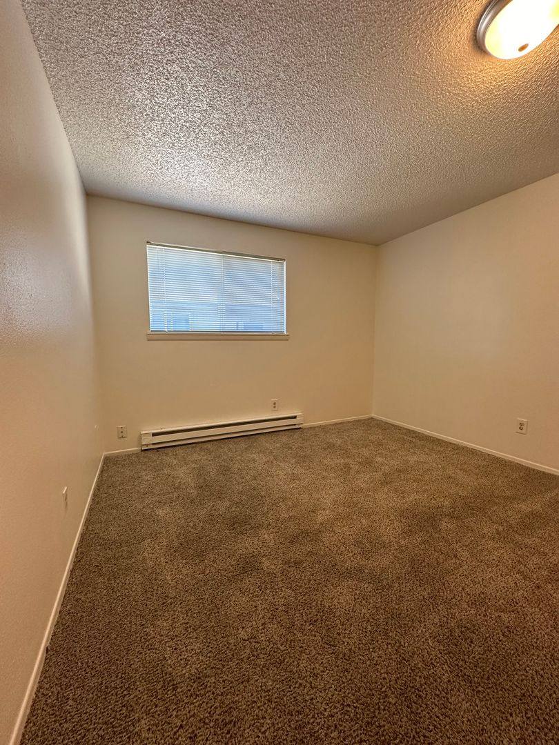 Apartment for rent at 3655 Hawthorne Ave NE, Salem, OR 97301
