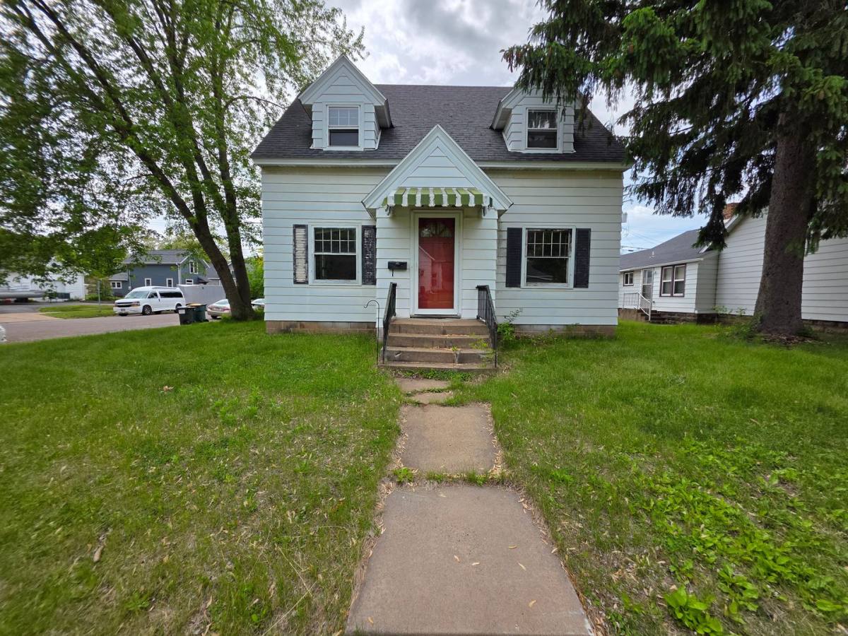 House for rent at 1002 5th Ave, Eau Claire, WI 54703