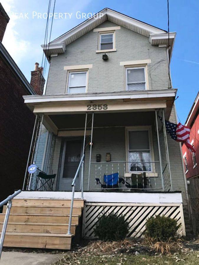 Apartment for rent at 2353 Stratford Ave, Cincinnati, OH 45219