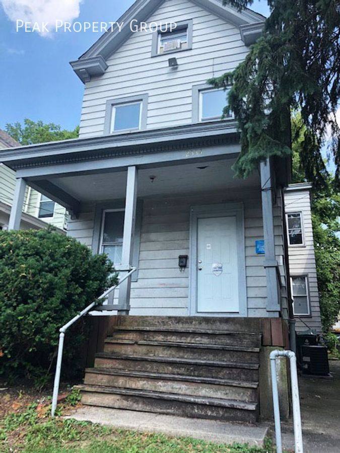 Apartment for rent at 2334 Stratford Ave, Cincinnati, OH 45219