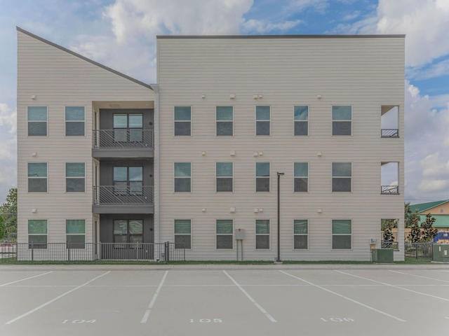 Apartment for rent at 13511 Hycohen Rd #C21, Houston, TX 77047