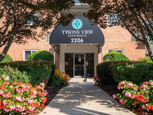 Apartment for rent at 2206 Pimmit Run Lane #D23, Falls Church, VA 22043