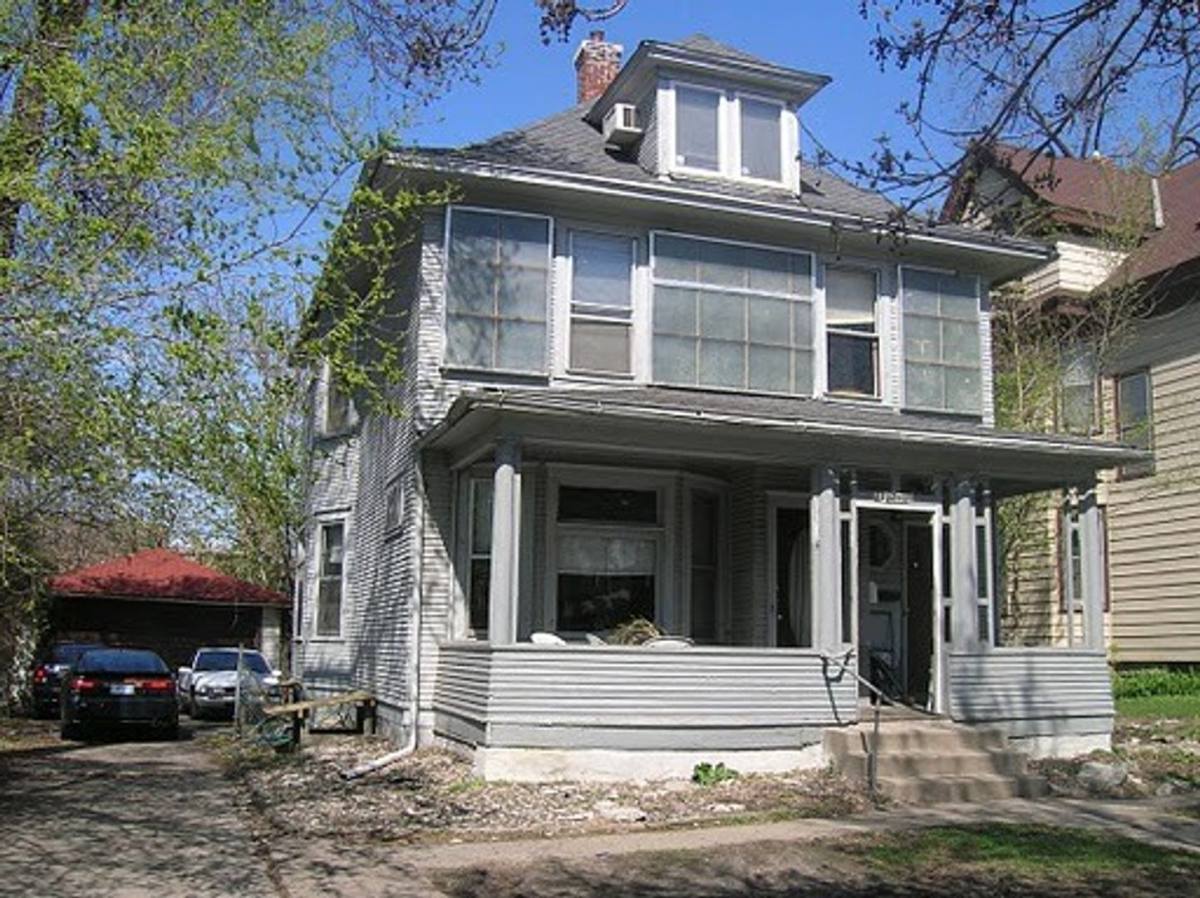Apartment for rent at 2717 Delaware St SE, Minneapolis, MN 55414