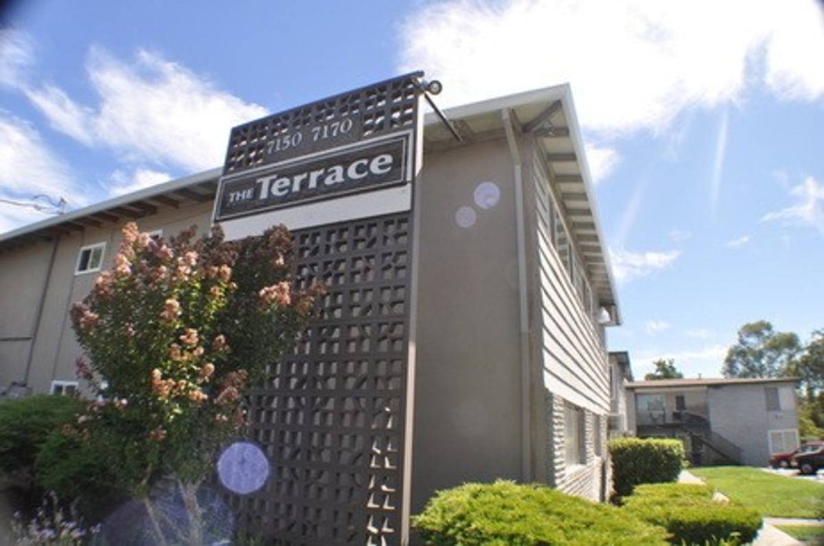 Apartment for rent at 7154 Fair Oaks Blvd, Carmichael, CA 95608