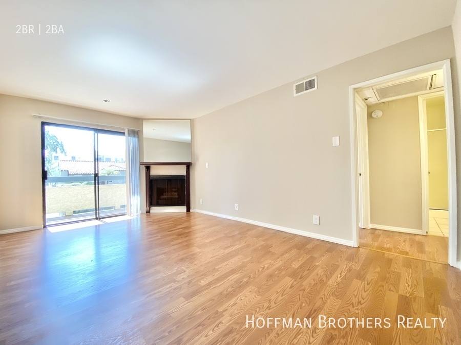 Apartment for rent at 102 N Clark Dr #108, Los Angeles, CA 90048