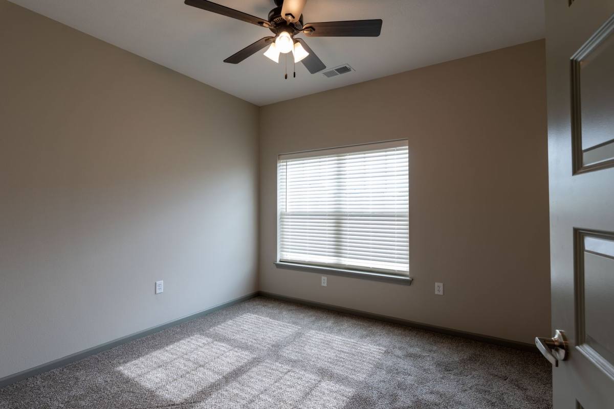 Apartment for rent at 106 E Greenbriar Dr, Nixa, MO 65714