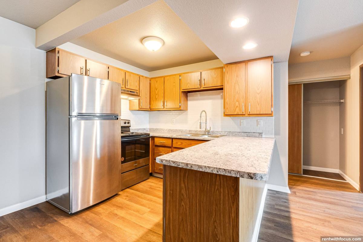 Apartment for rent at The Reserve on Southtowne Il, 335, 339, 407 Southtowne Dr, South Milwaukee, WI 53172