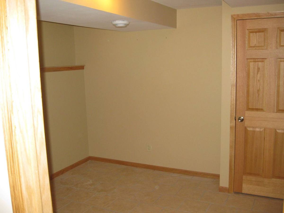 Apartment for rent at 620 Buchanan St NE, Minneapolis, MN 55413
