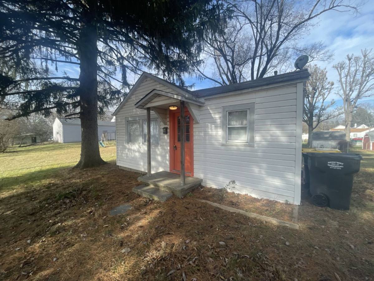 House for rent at 2422 White St, Anderson, IN 46012