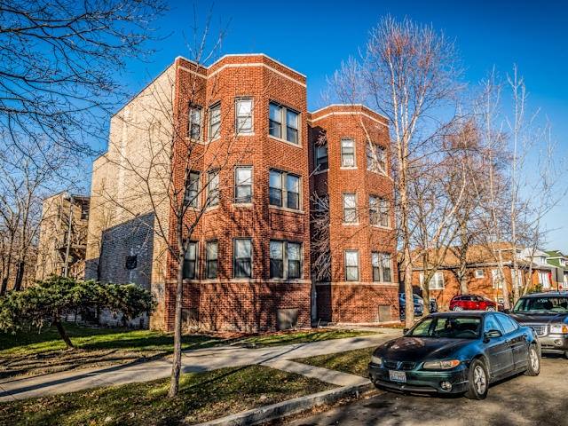 Apartment for rent at 6400 S Rockwell St #C32, Chicago, IL 60629