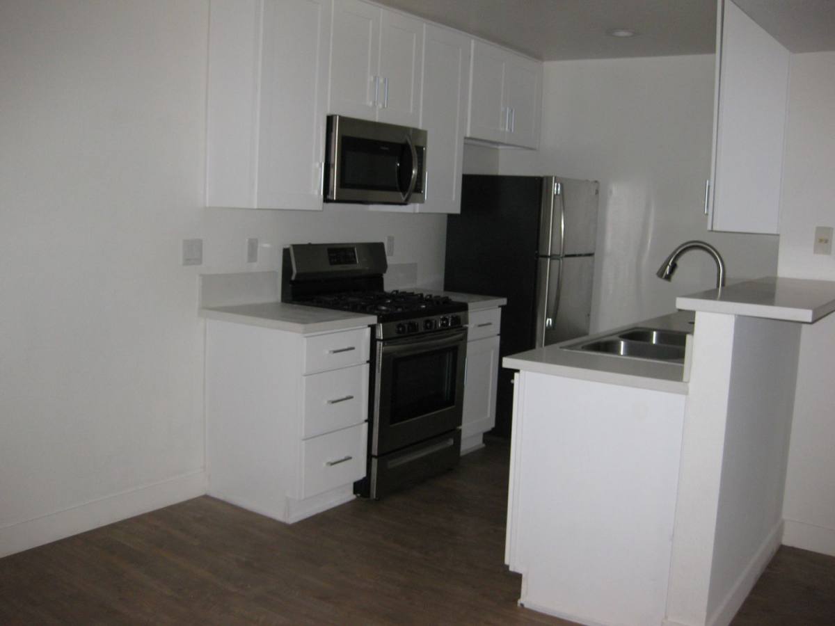 Apartment for rent at 16000 Sherman Way, Van Nuys, CA 91406