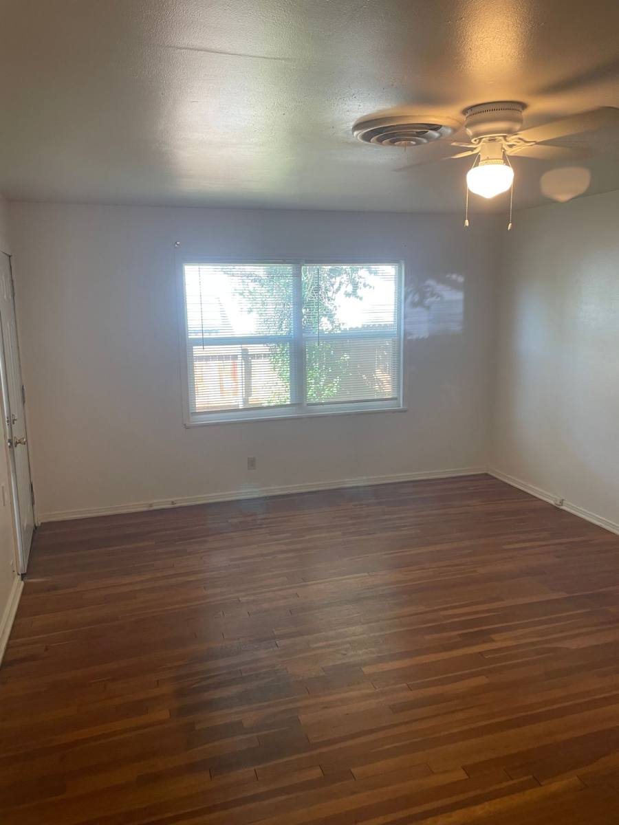 Apartment for rent at 220-222 Merritt, Fort Worth, TX 76115