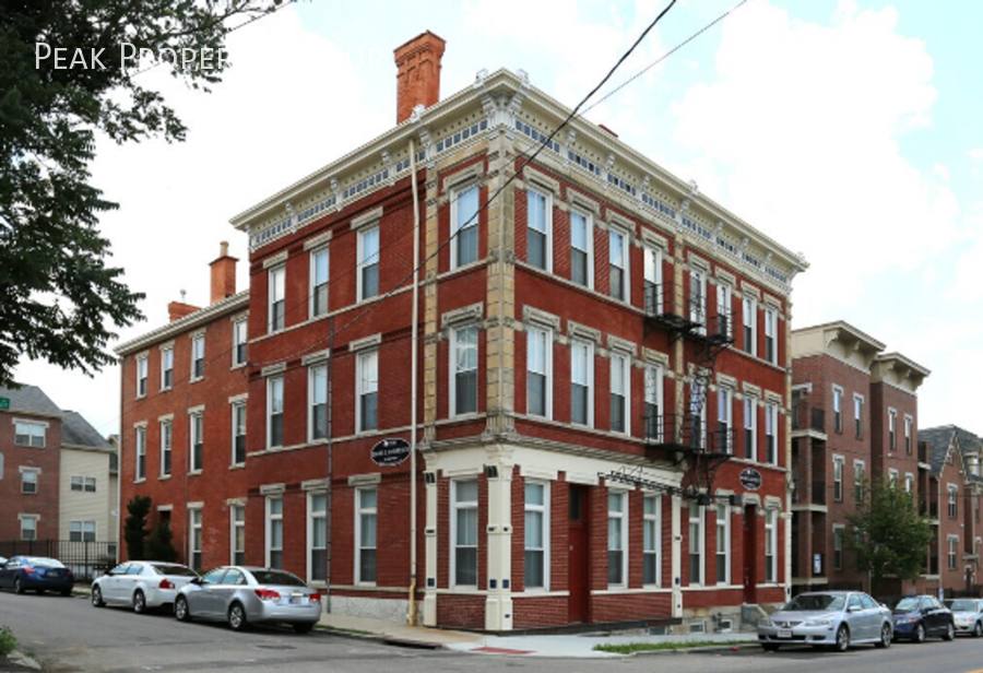 Apartment for rent at 215 E University Ave #1A, Cincinnati, OH 45219