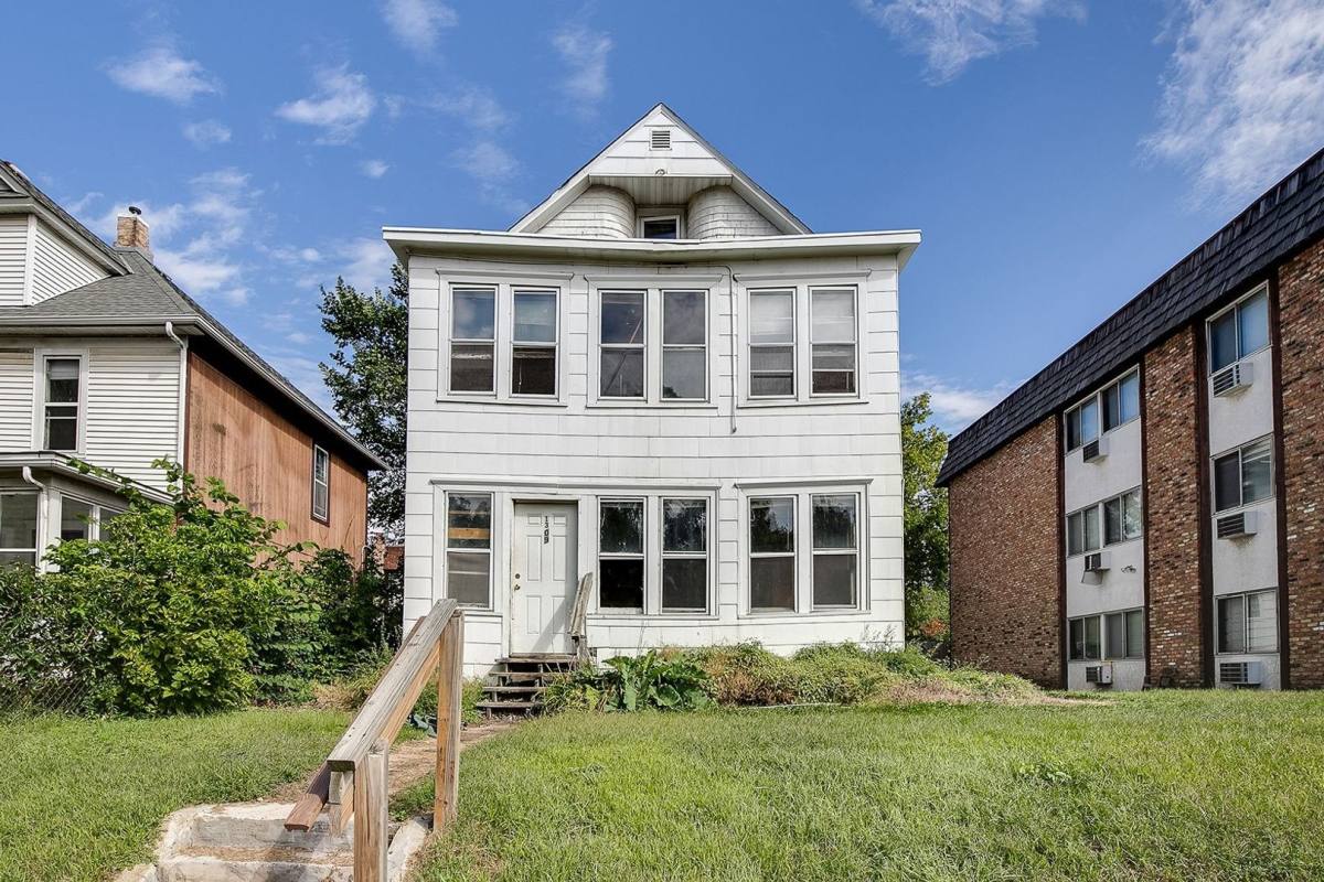Apartment for rent at 1309 E Hennepin Ave, Minneapolis, MN 55414