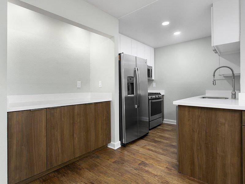 The Crescent Apartment Homes 1274 N Crescent Heights Blvd, Los