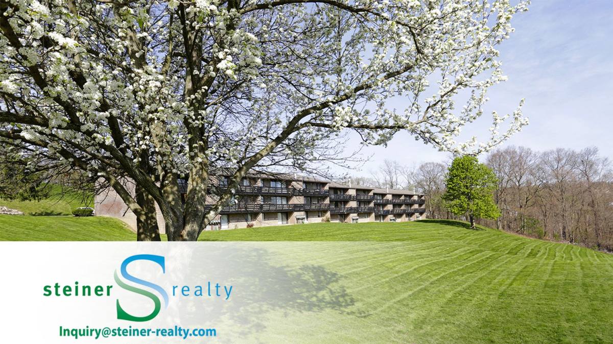 Apartment for rent at 1000 Kris Dr, Coraopolis, PA 15108
