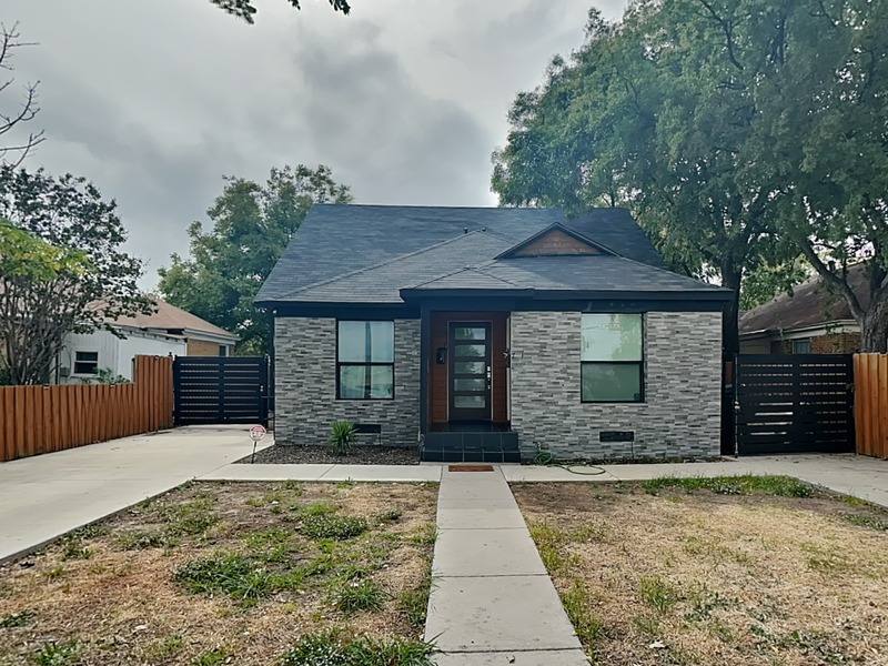 Apartment for rent at 7911 Denton Dr, Dallas, TX 75235