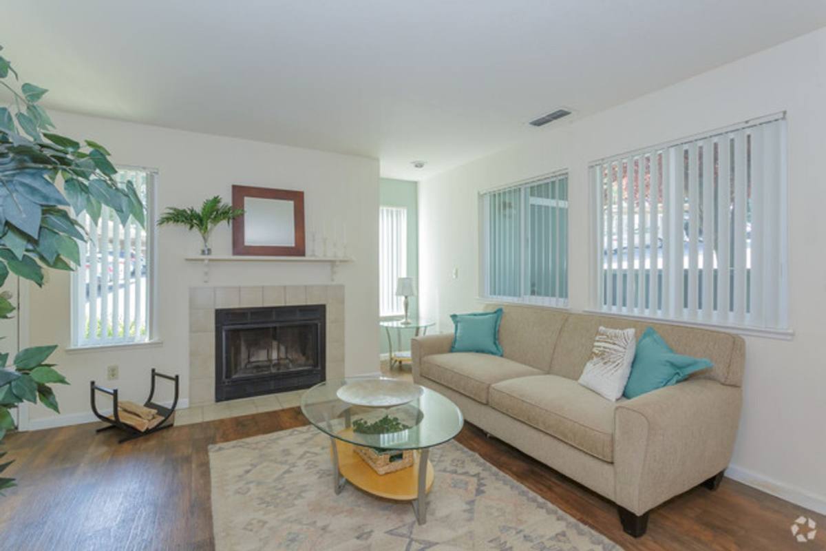 Apartment for rent at 300 Cirby Hills Dr, Roseville, CA 95678