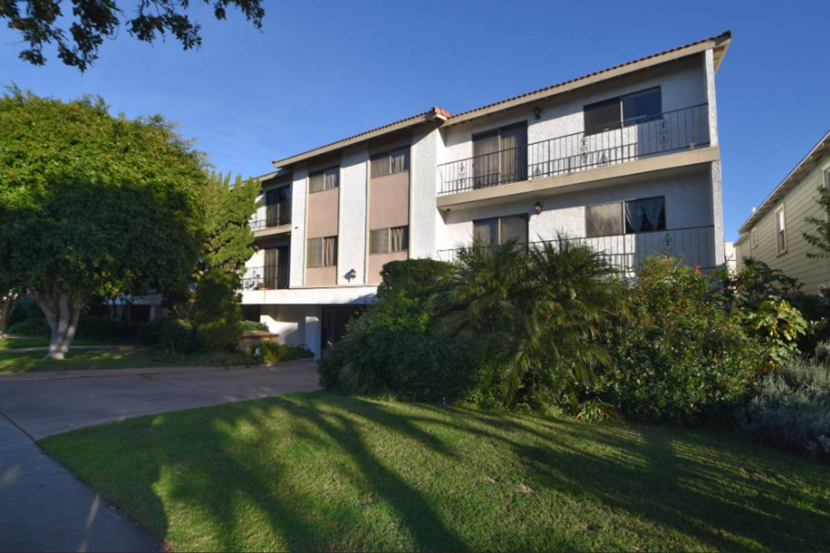 Apartment for rent at 845 E Ave, Coronado, CA 92118