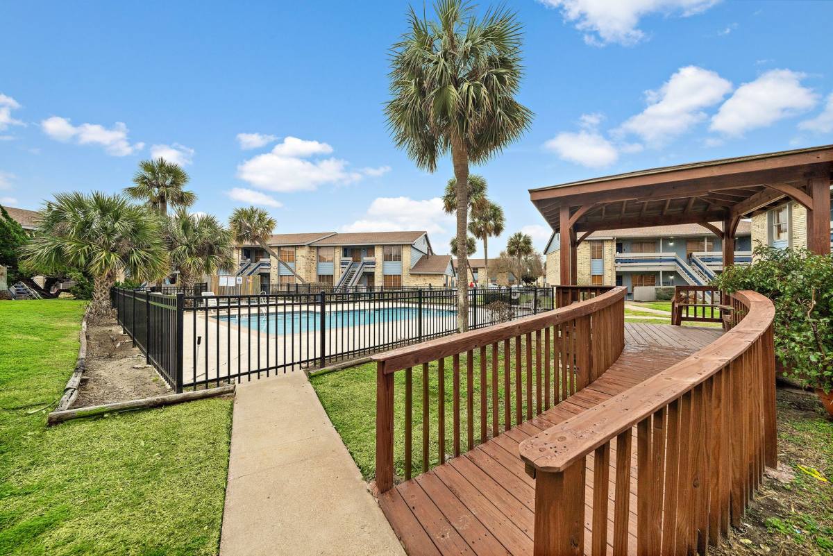 Apartment for rent at 2828 61st St, Galveston, TX 77550