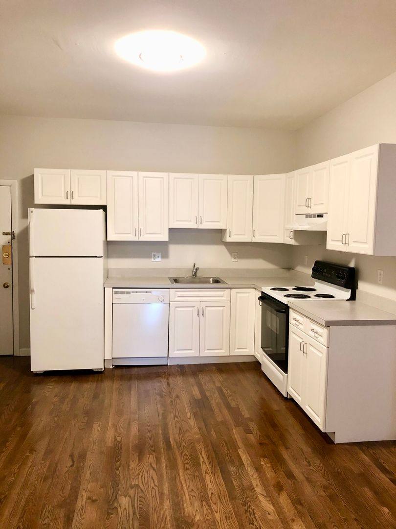 Apartment for rent at 15 Stearns St #3E, Brookline, MA 02446