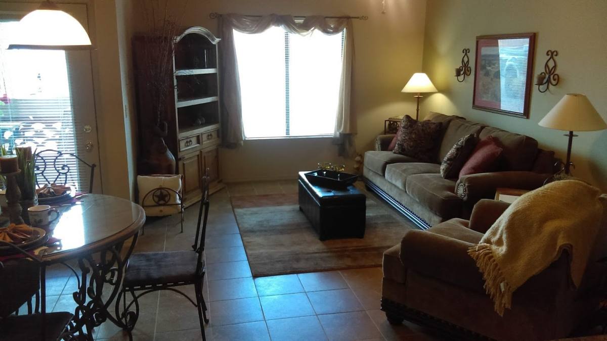 Apartment for rent at 251 N Roadrunner Parkway, Las Cruces, NM 88011