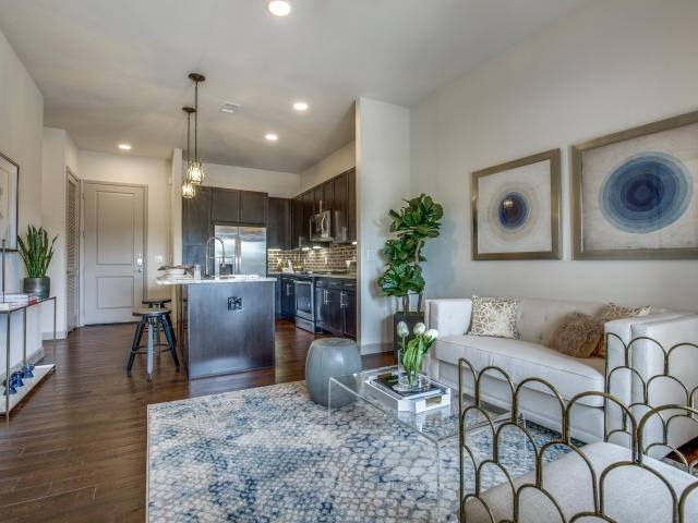 Apartment for rent at 4139 Bellaire Blvd #E32, Houston, TX 77025