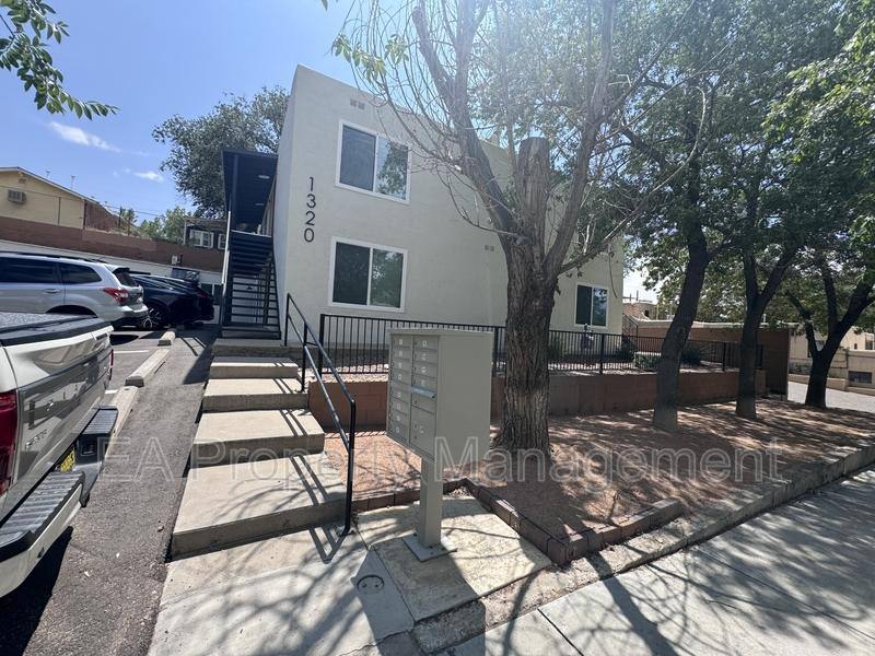 1320 Drive Martin Luther King Jr Avenue Northeast 1320 Martin Luther