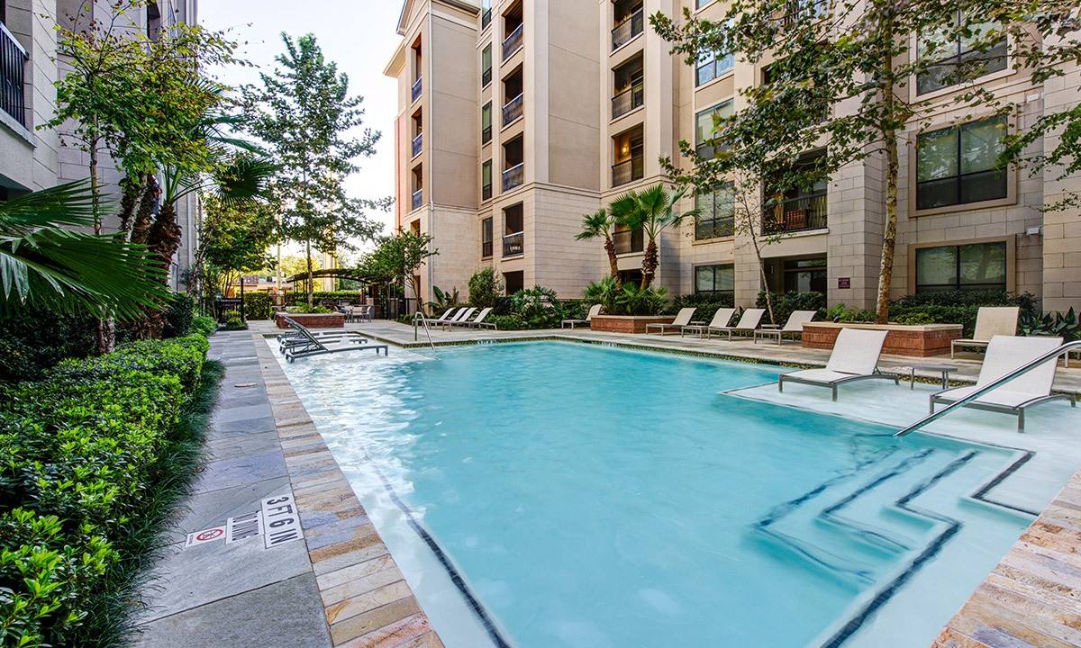 Apartment for rent at 2902 W Dallas, Houston, TX 77019