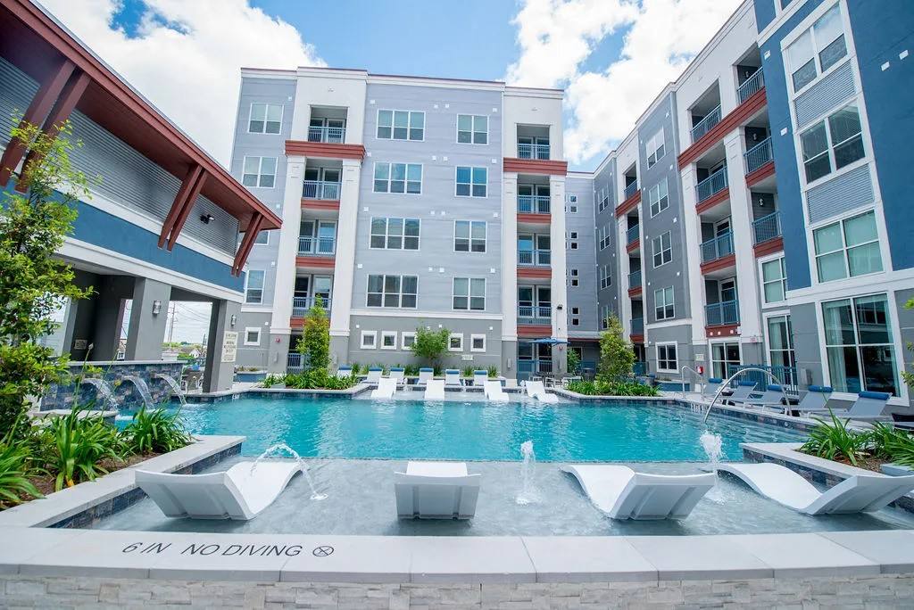 Apartment for rent at 181 W Gray St, Houston, TX 77019