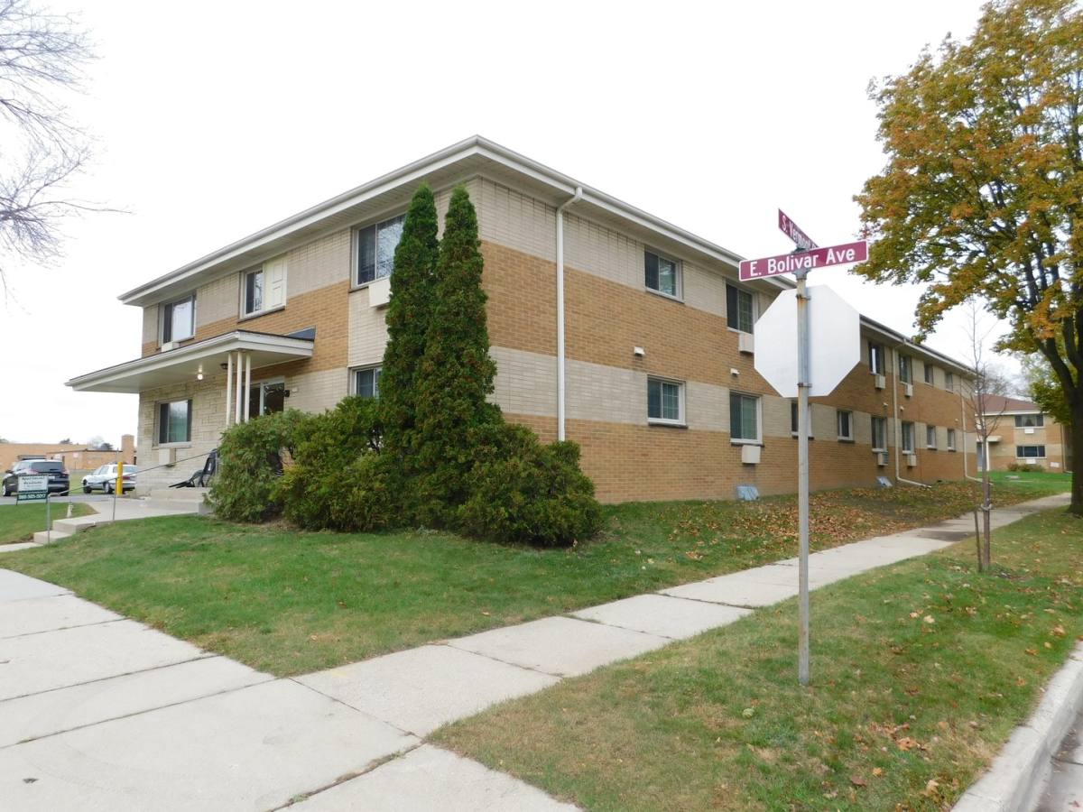 Apartment for rent at 2738 E Bolivar Ave, Saint Francis, WI 53235
