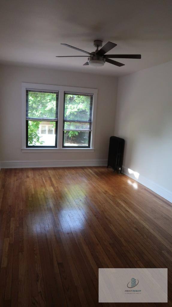 Apartment for rent at 1700 W Albion Ave #3E, Chicago, IL 60626