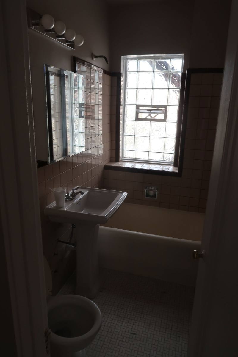 Apartment for rent at 426 W Briar Place #F6, Chicago, IL 60657