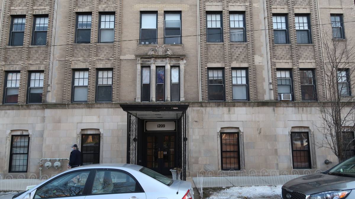 Apartment for rent at 1209 W Sherwin Ave #604, Chicago, IL 60626