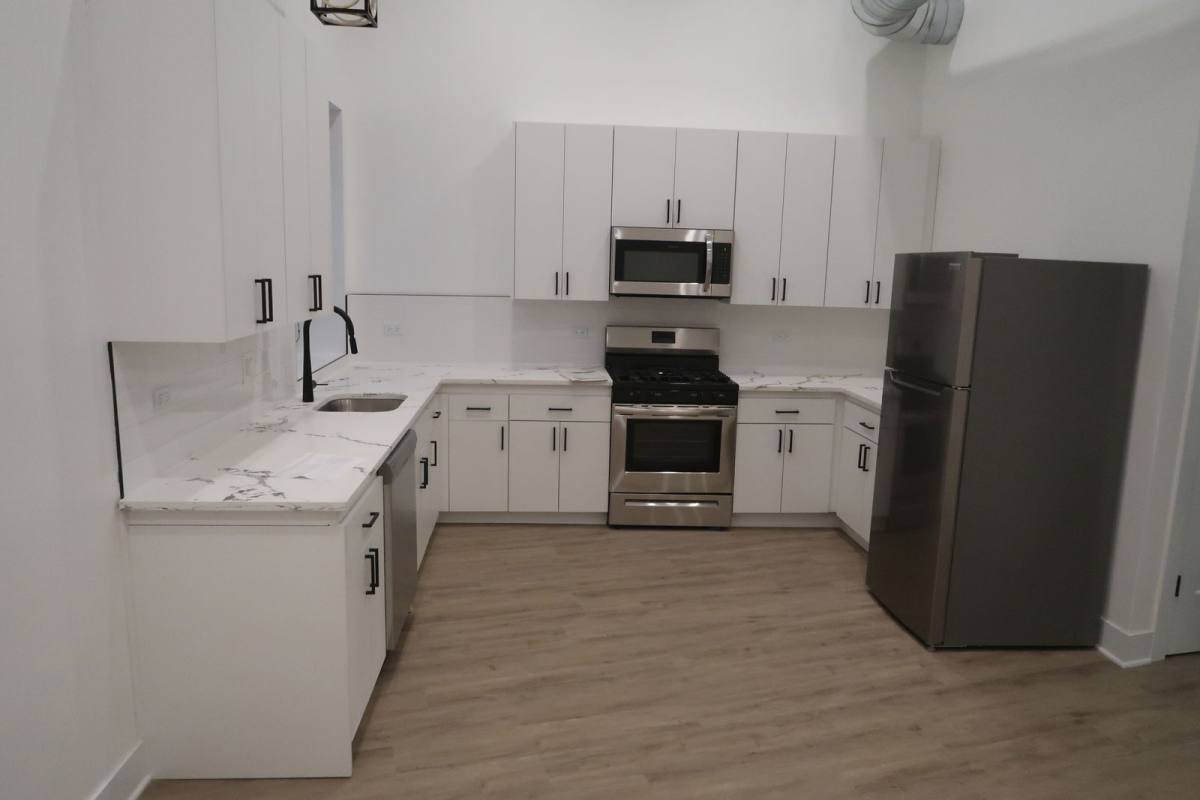Apartment for rent at 4731 N Western Ave #201, Chicago, IL 60625