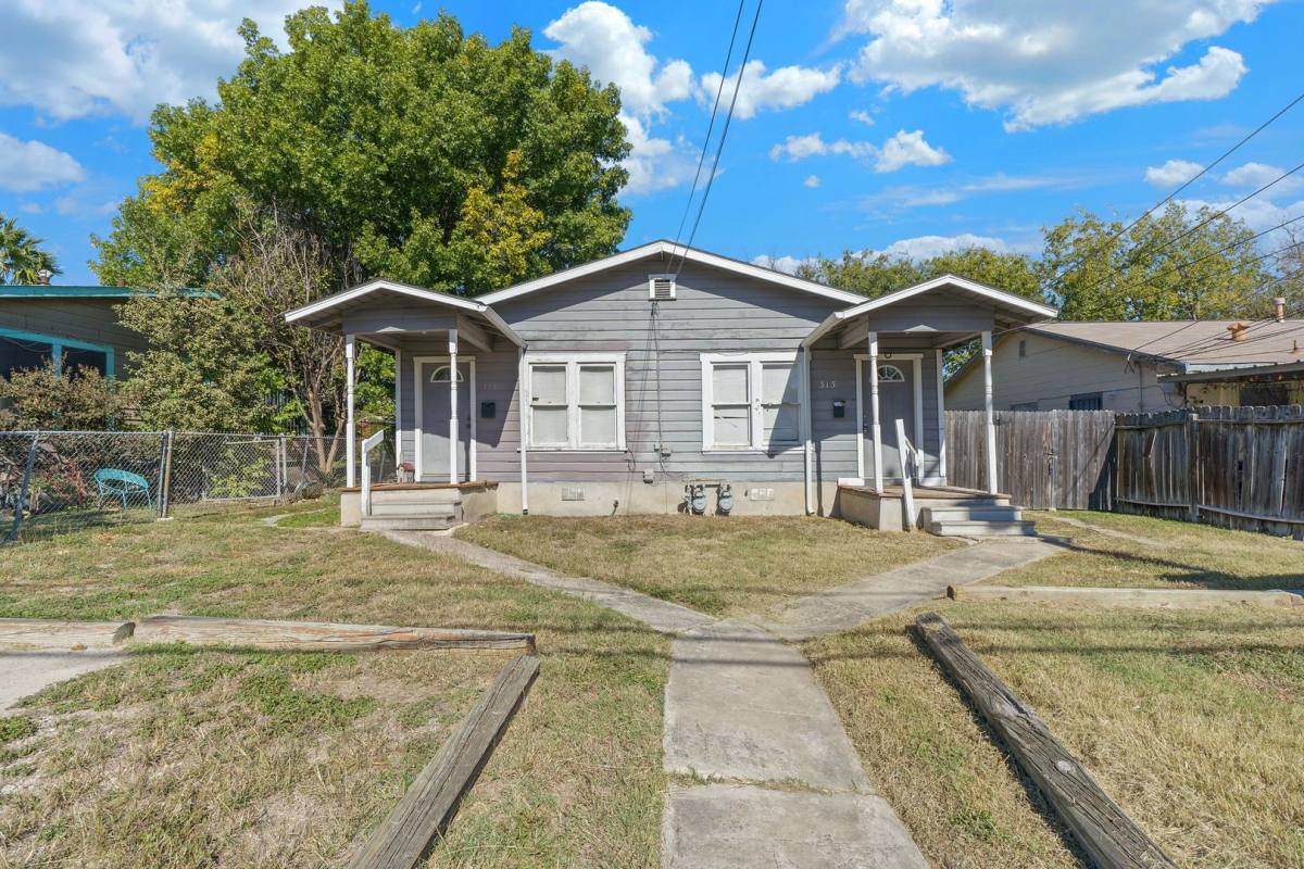House for rent at 313 La Manda Blvd, San Antonio, TX 78212