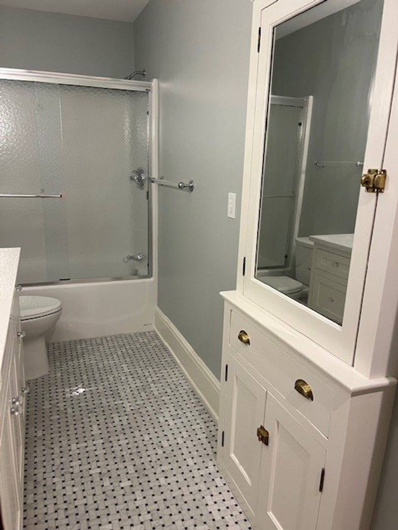 Apartment for rent at 555 W 6th St, Erie, PA 16507
