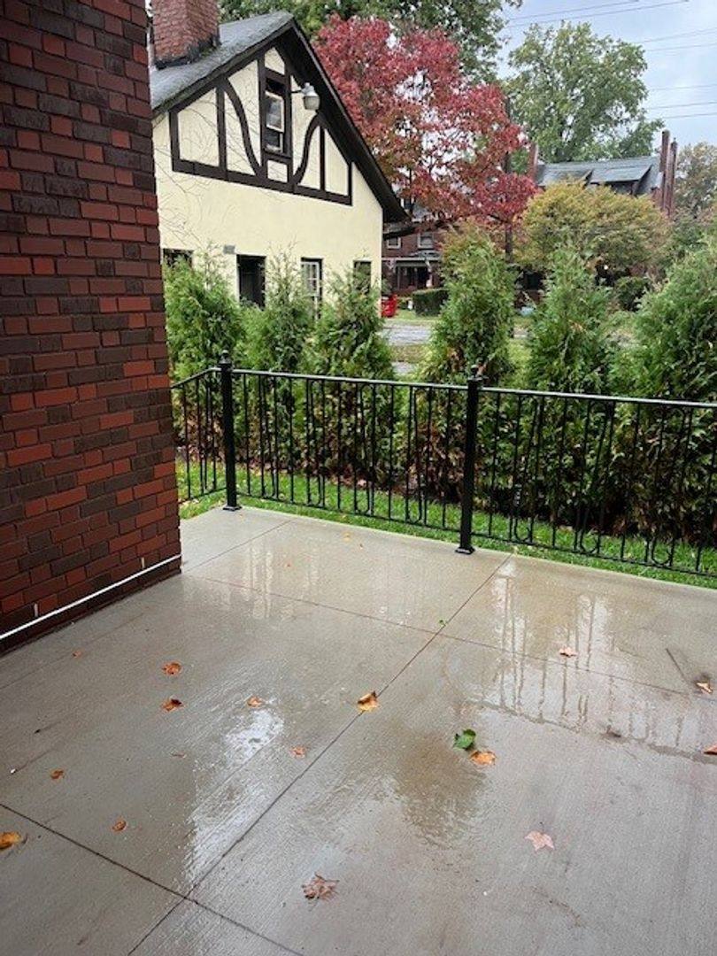 Apartment for rent at 555 W 6th St, Erie, PA 16507