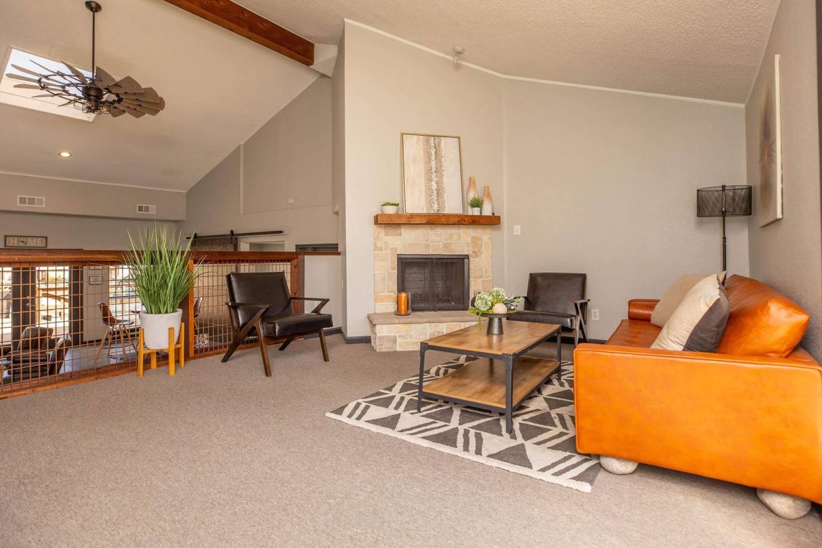 Apartment for rent at 3005 W Walnut Hill Lane, Irving, TX 75038