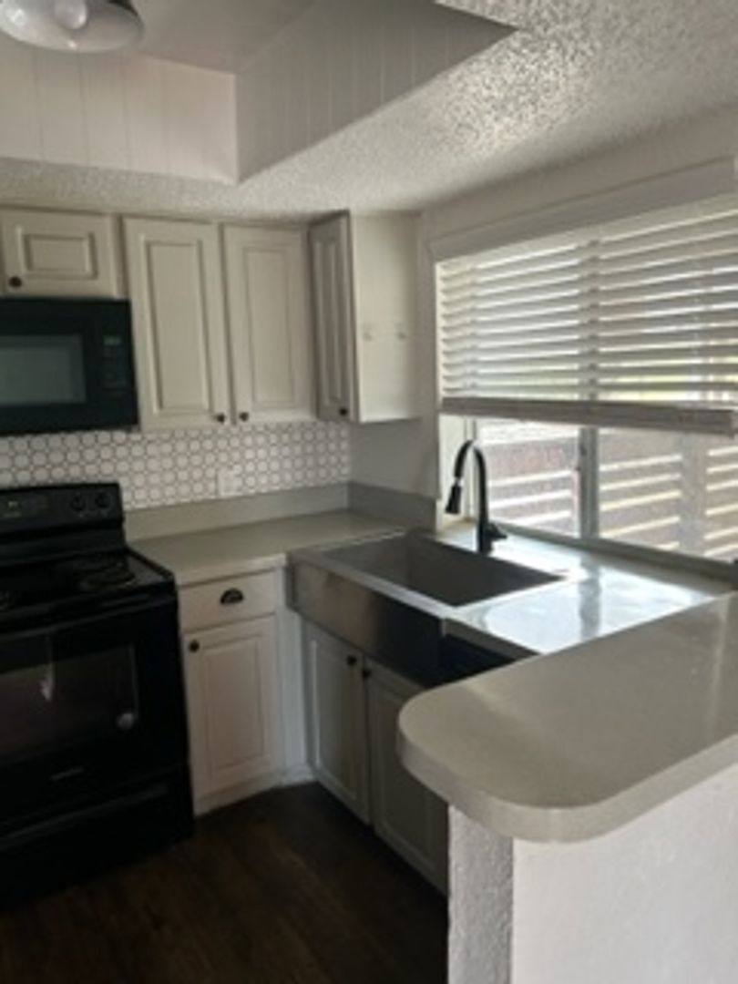 Apartment for rent at 3005 W Walnut Hill Lane, Irving, TX 75038