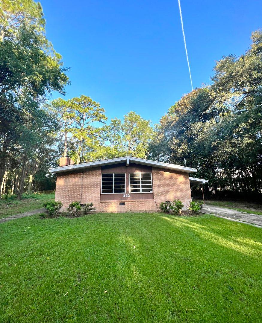 Apartment for rent at 232 Westminster Dr, Tallahassee, FL 32304