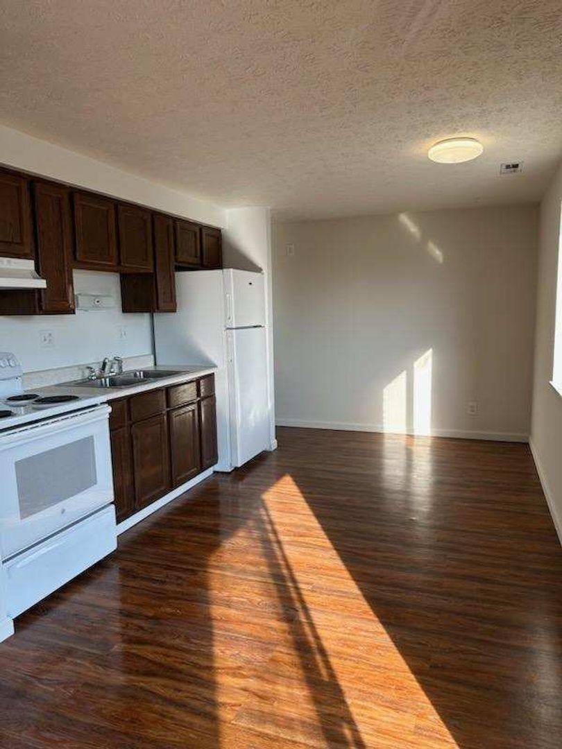Apartment for rent at 2789 Queen City Ave, Cincinnati, OH 45238