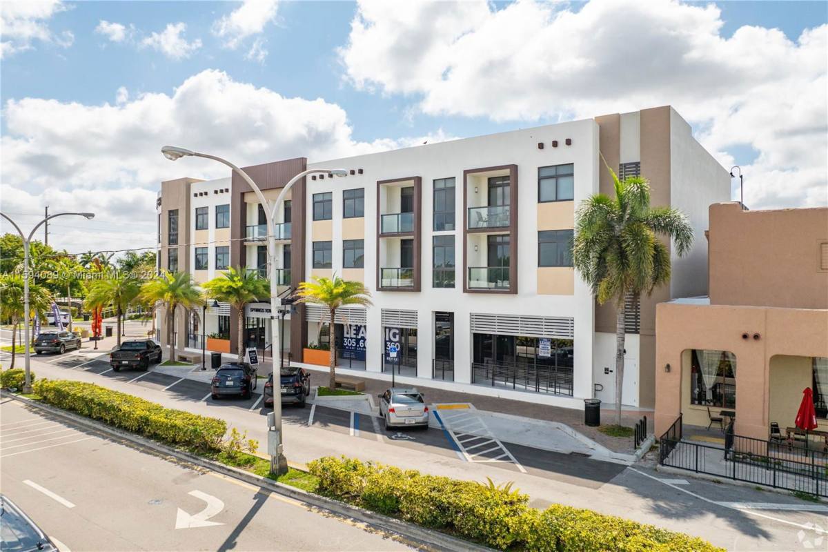 Apartment for rent at 1 Curtiss Parkway, Miami, FL 33166